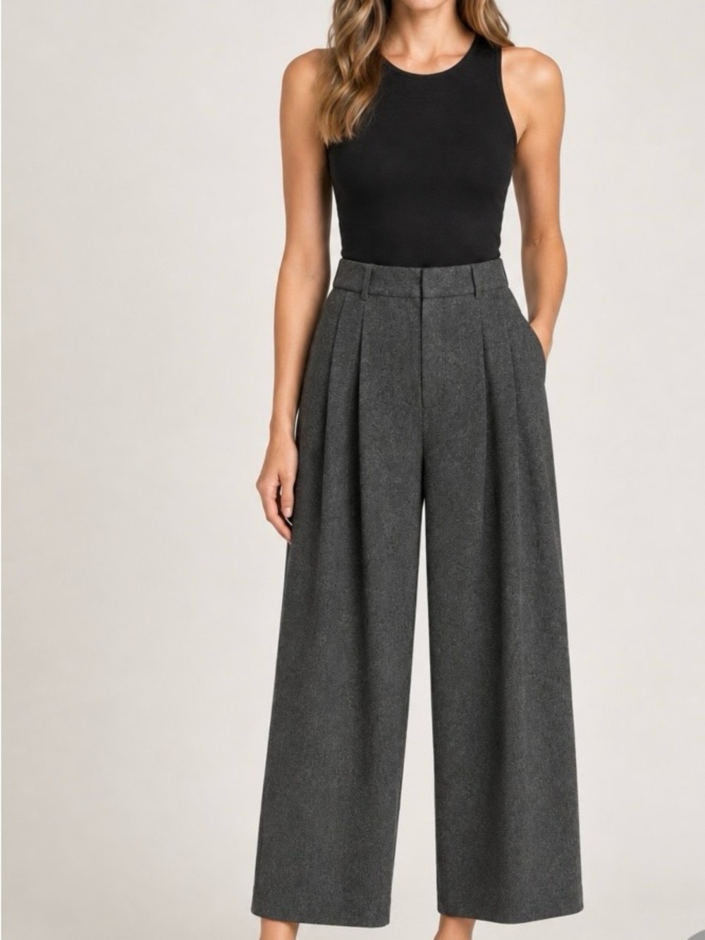 Mod Ref Charcoal Gray Pleated
Wide Leg Cropped Trousers Small
